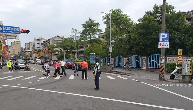 開學囉！金山警護童上學去 加強校園安全巡邏與守望