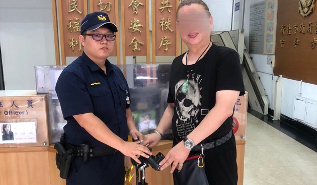 小绵羊车跟人跑 智警运用警广协助寻回