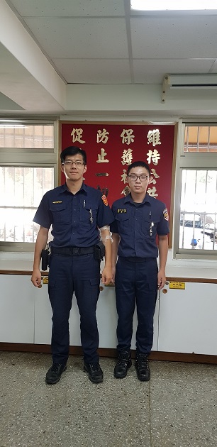 老翁散步跌倒，南港警陪伴揪感心 | 文章內置圖片