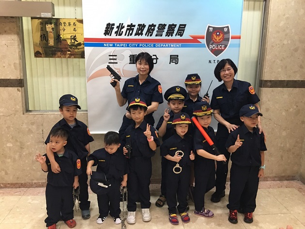 三重警購兒童制服 參訪兒童變身帥氣小波麗士 | 文章內置圖片