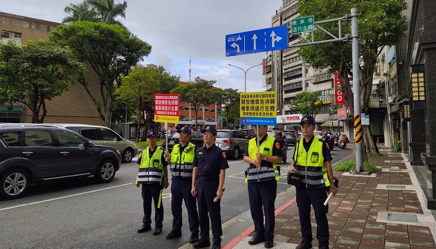 萬華分局宣導西藏路東往南左轉西園路 開放機車免待轉得逕行左轉