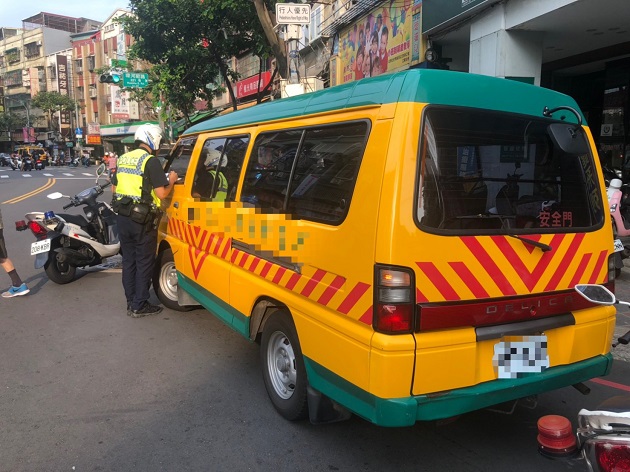 杜絕違法改裝 保障學童安全 三重警加強稽查學(幼)童車輛 | 文章內置圖片