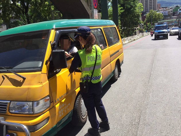 杜絕違法改裝 保障學童安全 淡水警加強稽查學(幼)童車輛 | 文章內置圖片