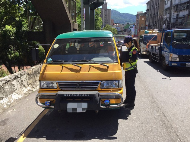 杜絕違法改裝 保障學童安全 淡水警加強稽查學(幼)童車輛 | 文章內置圖片