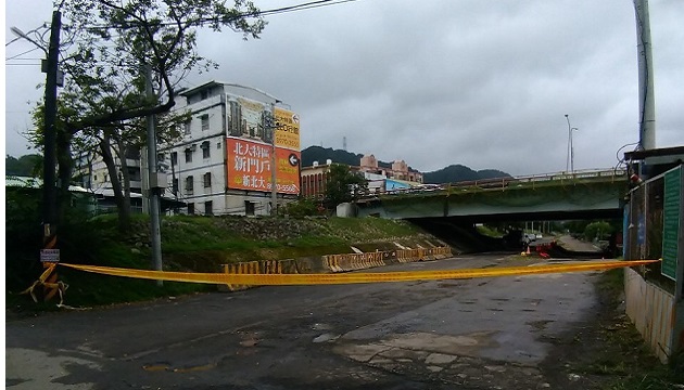 中颱「米塔」來襲 三峽警協助撤離維護民眾安全