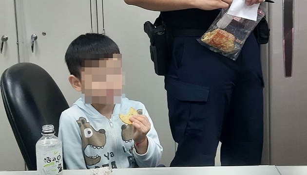 3岁幼童走失 永和警机灵助返家