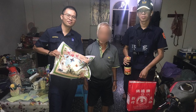 慈善團體結合三峽警共同關懷弱勢家庭