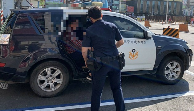 至醫院看診回神忘記車停哪？熱心警協助尋回愛車