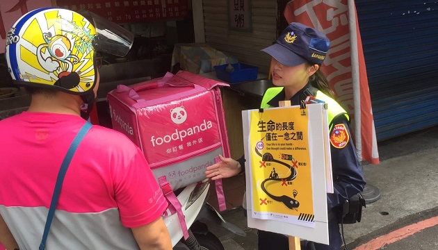 美食外送人員交通事故頻傳 南港警分局提醒業者重視用路安全 | 文章內置圖片