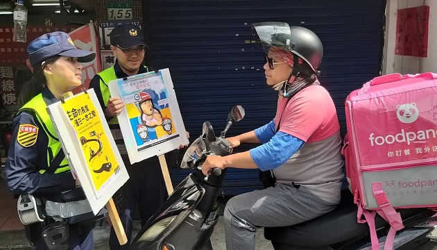 美食外送人员交通事故频传 南港警分局提醒业者重视用路安全 | 文章内置图片