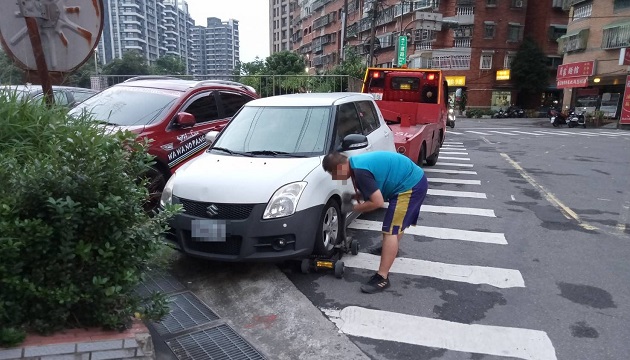 违停人行道、公车停靠区、尖峰时段重要路口30公尺违规停车及噪音车辆大执法 | 文章内置图片