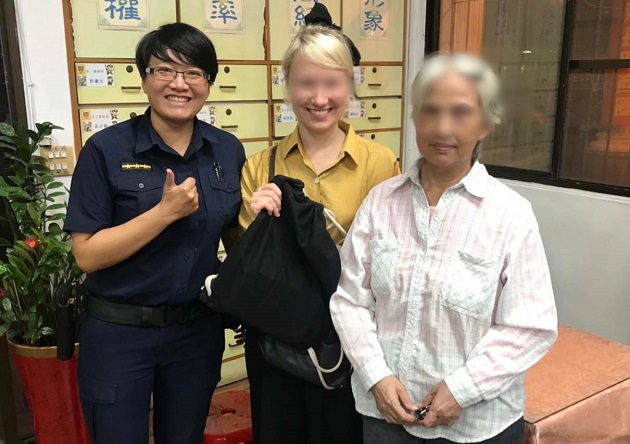遺失皮包神速找回 澳洲正妹：台灣警察真棒！ | 文章內置圖片