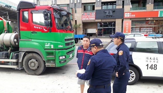 科技执法!! 芦洲警方取缔超载 弹无虚发 | 文章内置图片