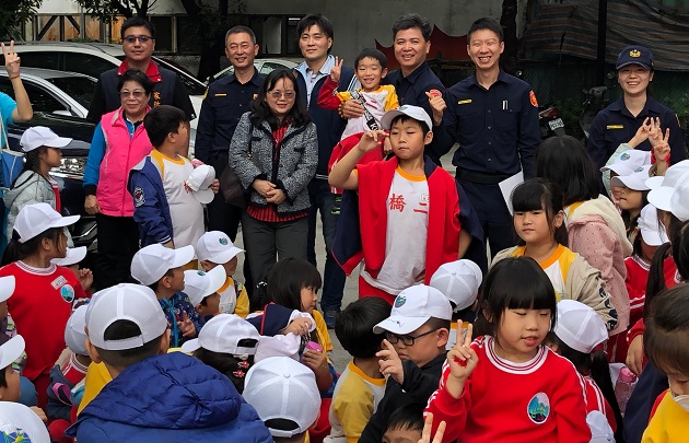 「警察叔叔好帥喔!」 學童參訪派出所開心體驗一日波麗士 | 文章內置圖片