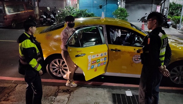 三重警運用手機翻譯系統 助韓籍旅客返飯店