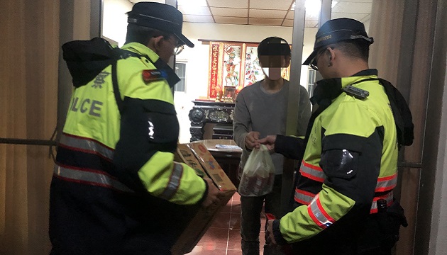 淡水防寒机制启动    暖警善行助独居男过寒冬