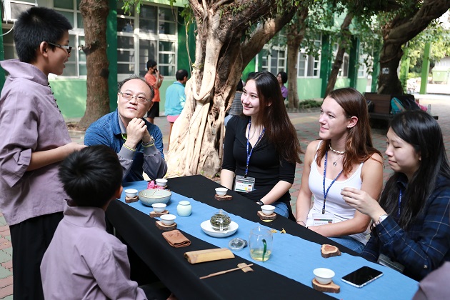 國際學伴相見歡 偏鄉小學生與外籍大學生溫馨互動 | 文章內置圖片