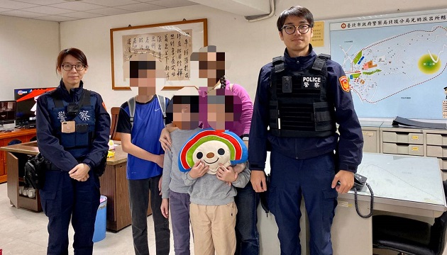 警察先生我兒子不見了!! 健行活動孩童走失 北投警迅速動員即刻協尋