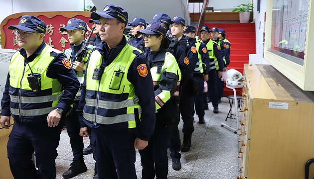 净化选前治安 三峡警闭锁式威力大扫荡展现打击犯罪决心 | 文章内置图片