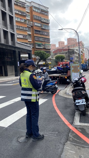 違規停車太危險 蘆洲區民族路上半月加強告發百餘件違規停車 | 文章內置圖片