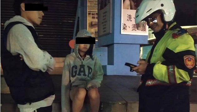 寒冷深夜在外逗留 樹林警協助失蹤少女返家