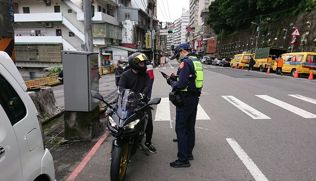 還「靜」於民無假期 新店警晝夜聯合稽查改裝噪音車 | 文章內置圖片