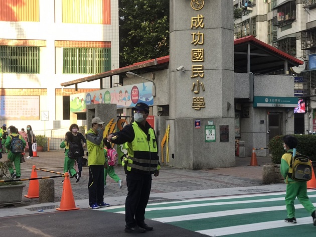 为开学做好准备 芦警护童安心上学 | 文章内置图片