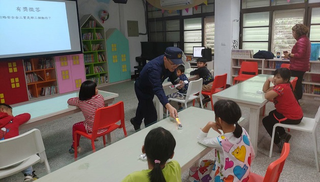 最长寒假甫开学 玉警防止学子心未收回 深入校园宣导交通及妇幼 强化安全观念 | 文章内置图片