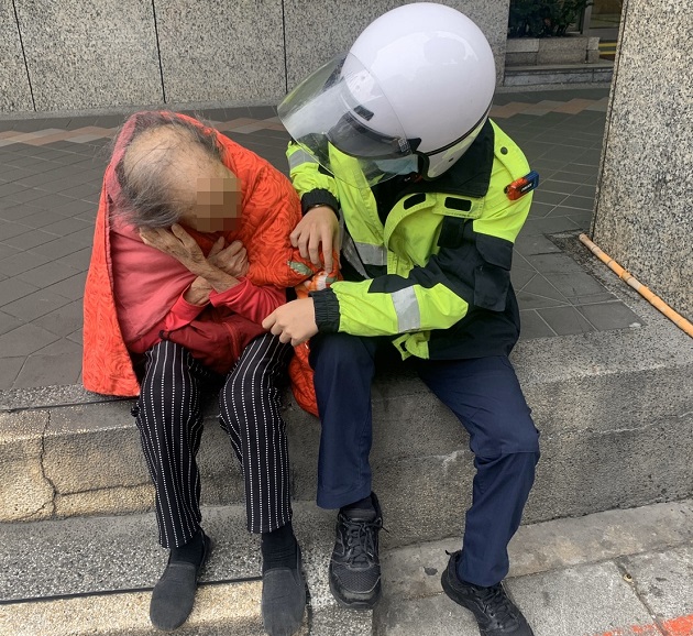 老母親失蹤在永和　警靠紅外套助返家 | 文章內置圖片