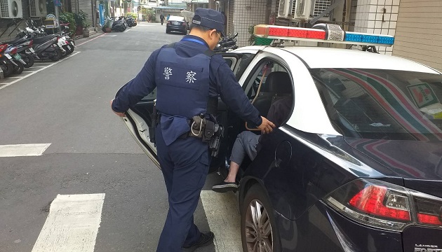 失神男街頭遊蕩 警熱心助返家 | 文章內置圖片