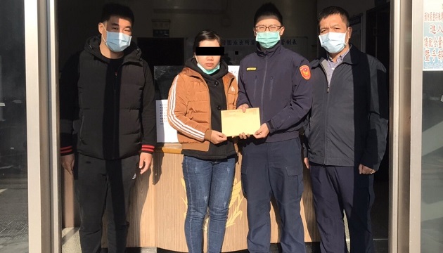 越南籍女子喪夫無力籌措喪葬費 警民善心無國界協助渡難關