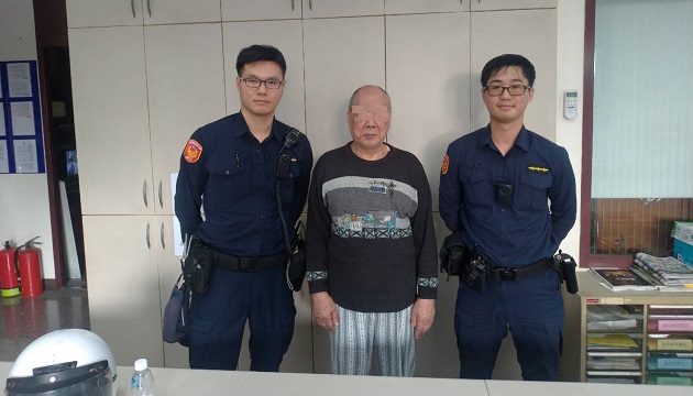 Young警殷切尋 婆婆喜迎迷途翁返家