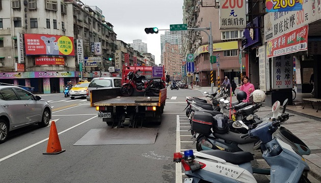 機車族要注意！新店民族路、建國路部分路段3/23起機車退出騎樓，新店警加強執法