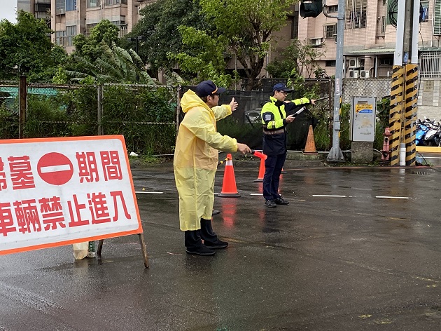 新莊警啟動清明連假交管措施 呼籲民眾分流掃墓避人潮 | 文章內置圖片