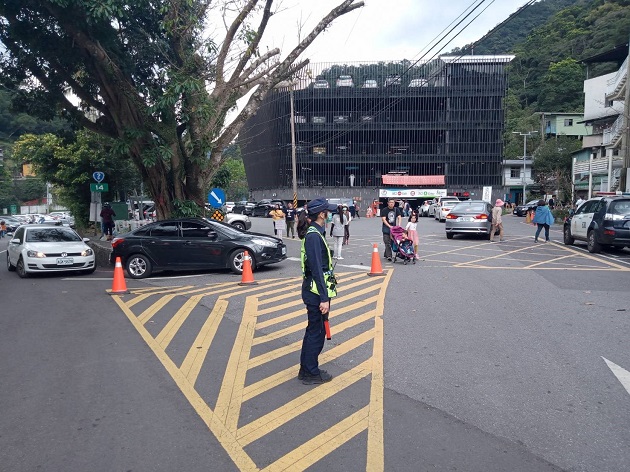 清明节连续假期，新北警增派交通疏导警力，维护交通顺畅 | 文章内置图片