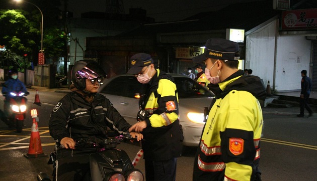 士林分局強力取締危險駕車，維護陽明山深夜安寧