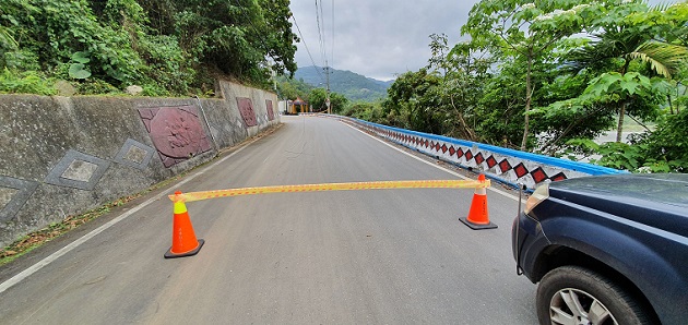 电线掉落悬挂村内要道，玉警即时排除保平安 | 文章内置图片