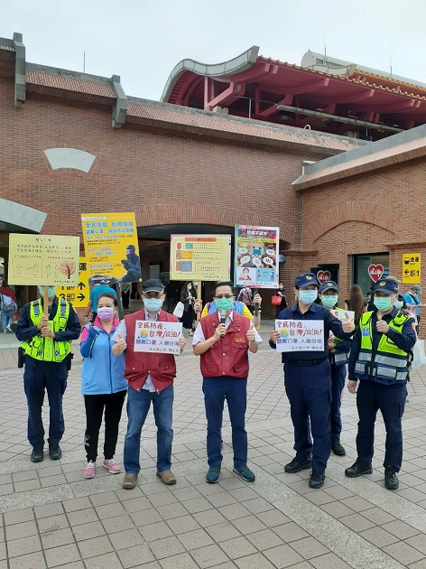 周末好天氣 淡水老街商圈部份人潮回流 淡水警協助配合人、車分流 | 文章內置圖片