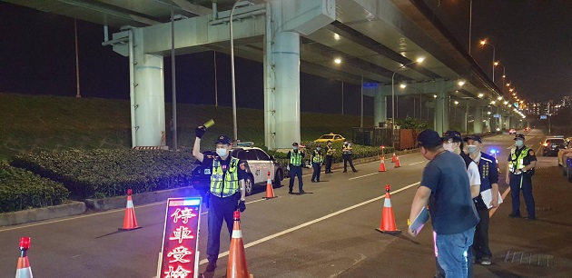 土城警聯合環保局路檢 取締酒駕噪音車無空窗 | 文章內置圖片