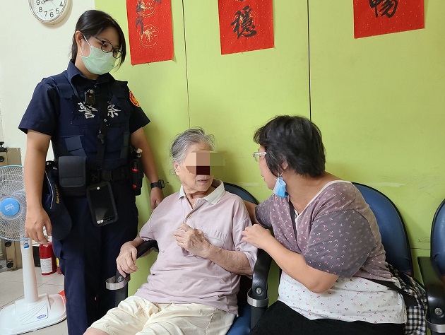 迷失老嫗背後故事有洋葱 暖警齊心助返家 | 文章內置圖片