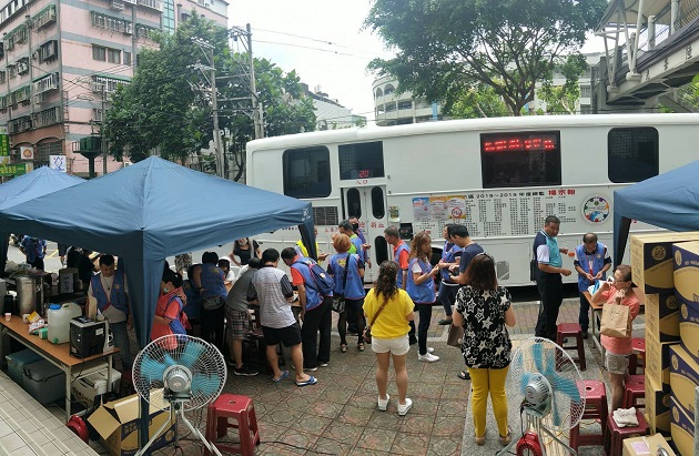 血庫缺血了！新莊警號召鄉親挽袖捐熱血一同響應 | 文章內置圖片