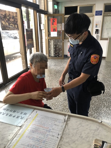 迷途老婦忘了回家路 土城警積極助返家 | 文章內置圖片