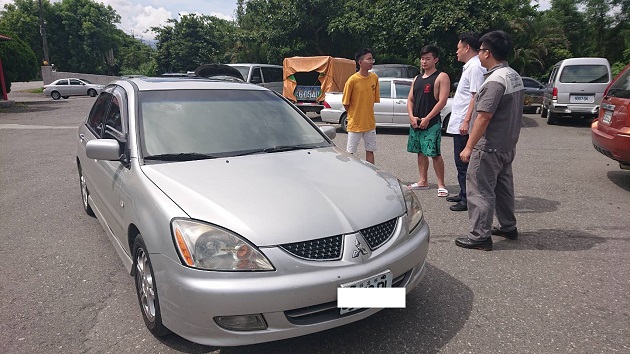 大學新鮮人駕車環島車輛故障 玉警暖心協助