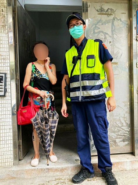 失智老妇迷途无助 女警关怀助返家 | 文章内置图片