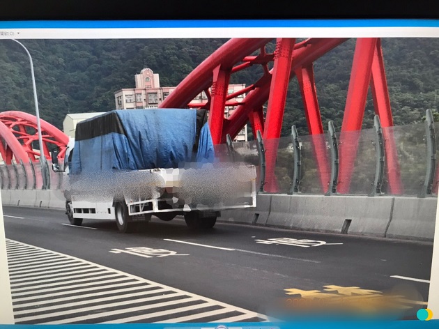 峽警取締三鶯大橋違規車輛 建構安全順暢的交通環境 | 文章內置圖片