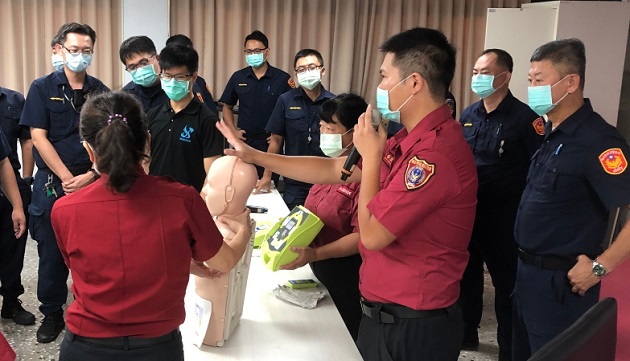 永和警分局舉辦員警急救訓練 「CPR +AED」掌握關鍵4分鐘