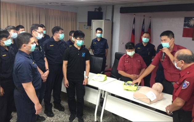 永和警分局舉辦員警急救訓練 「CPR +AED」掌握關鍵4分鐘 | 文章內置圖片