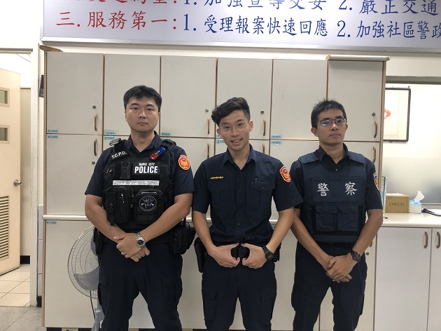 警实习生助人初体验 助老翁返家团聚 | 文章内置图片