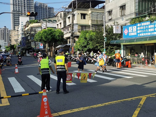 開學日土城警啟動校園安全計畫 波麗士保護揪安心 | 文章內置圖片