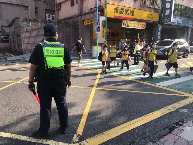 新店警護童用心、學童安心、家長放心，開學日就是安全日！ | 文章內置圖片